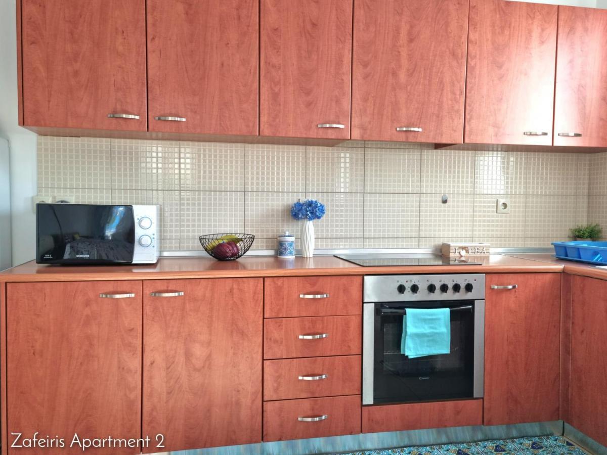 Zafeiris Apartments Livadia  エクステリア 写真