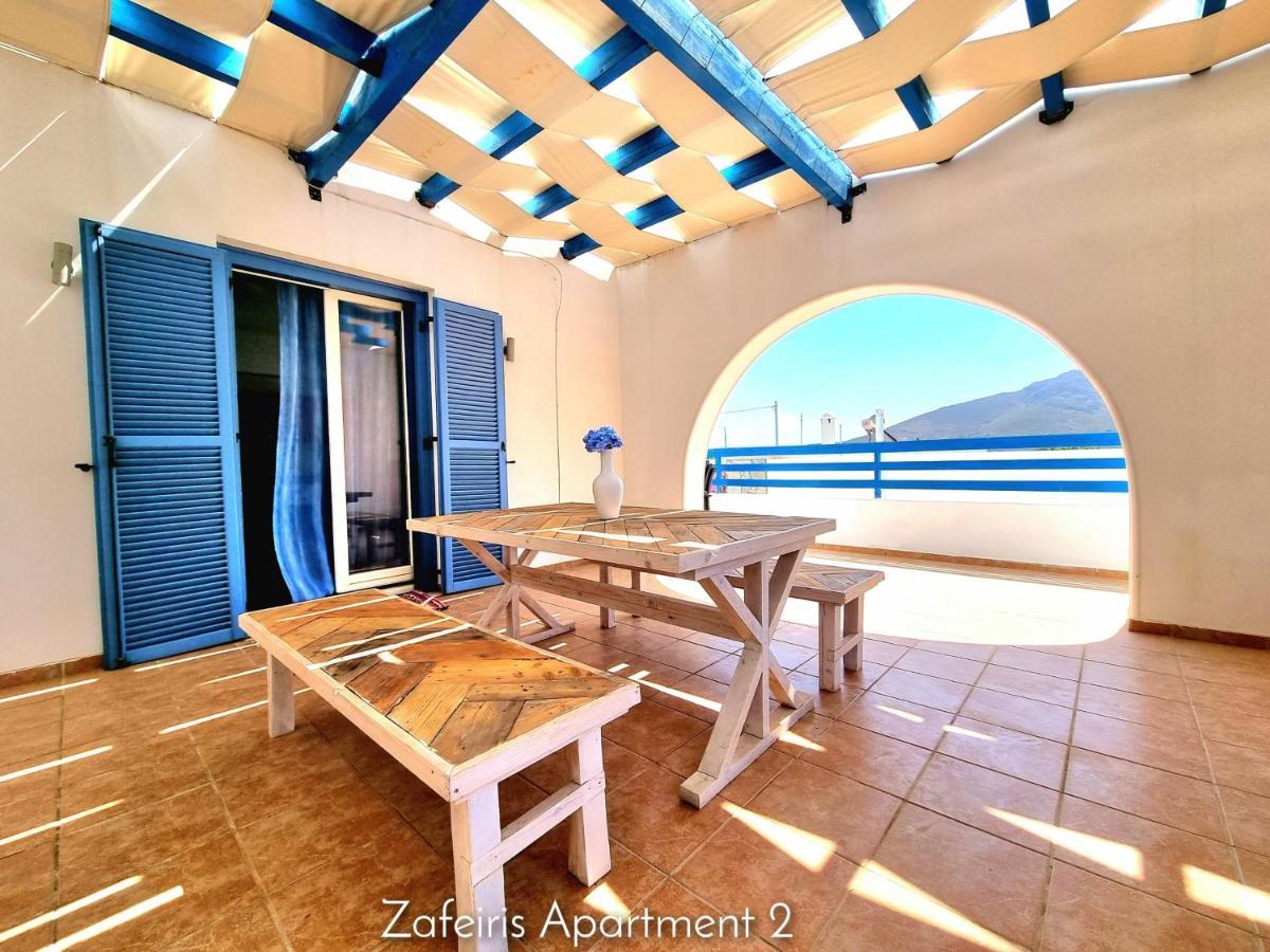 Zafeiris Apartments Livadia  エクステリア 写真