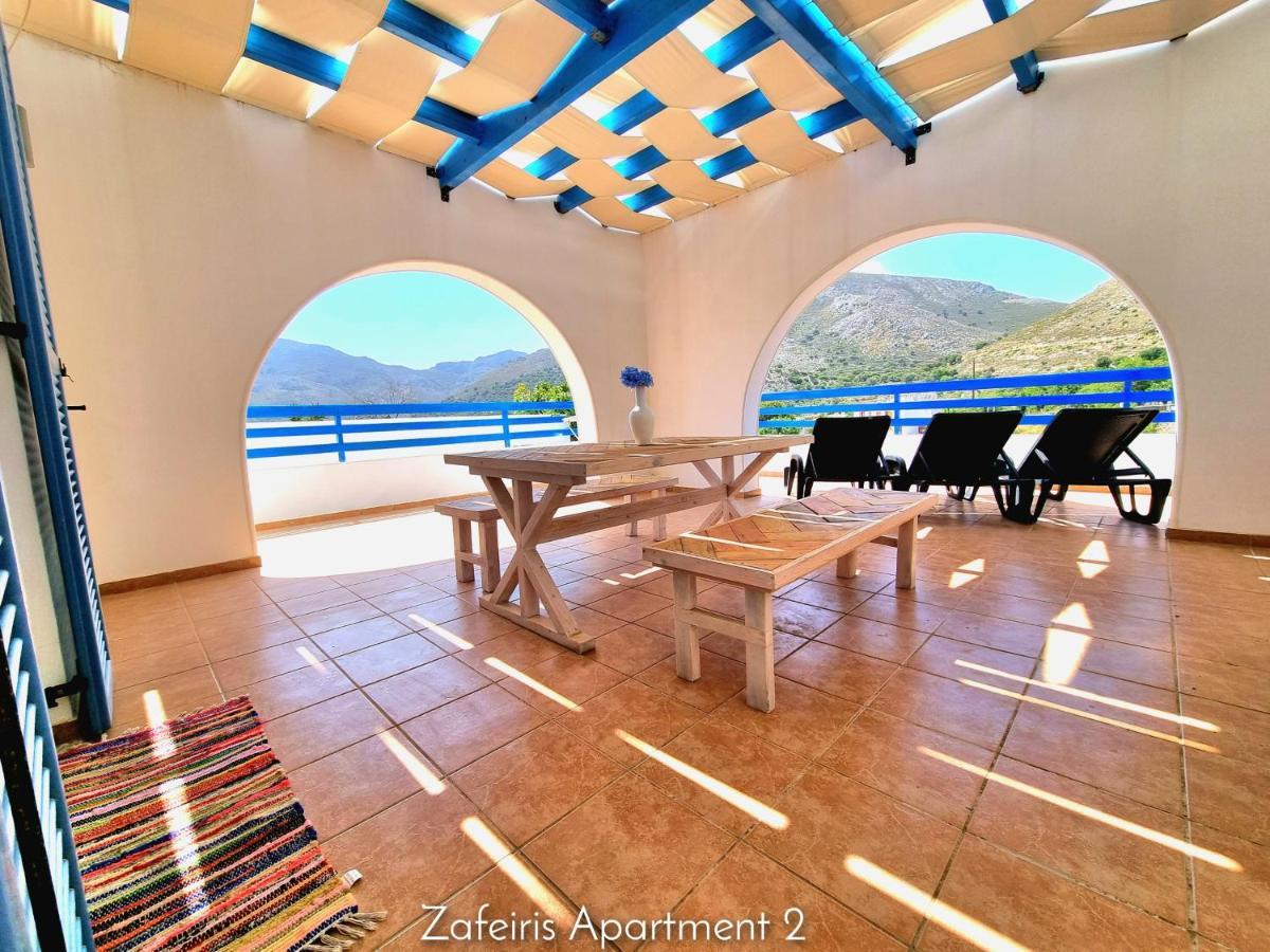 Zafeiris Apartments Livadia  エクステリア 写真