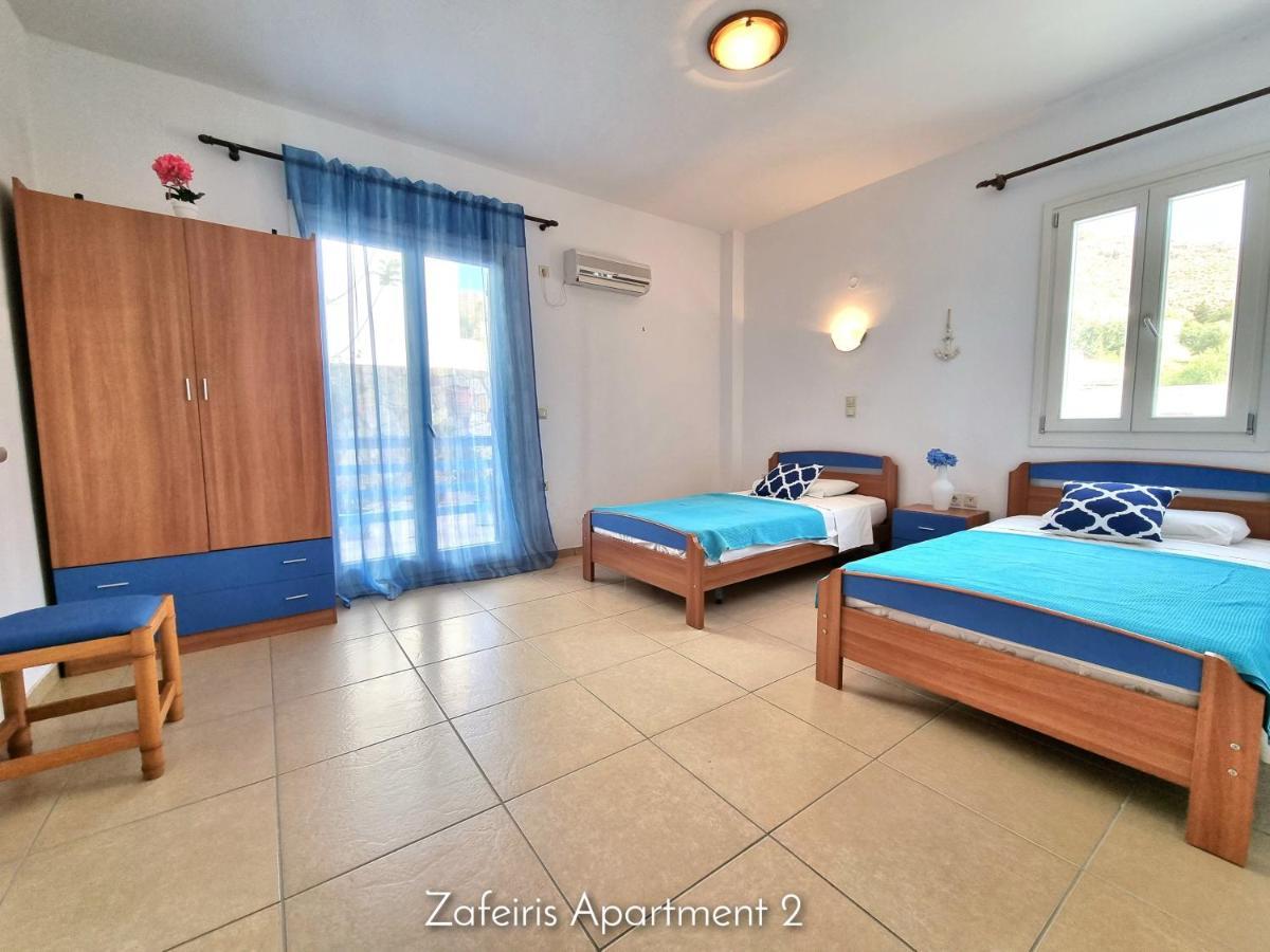 Zafeiris Apartments Livadia  エクステリア 写真