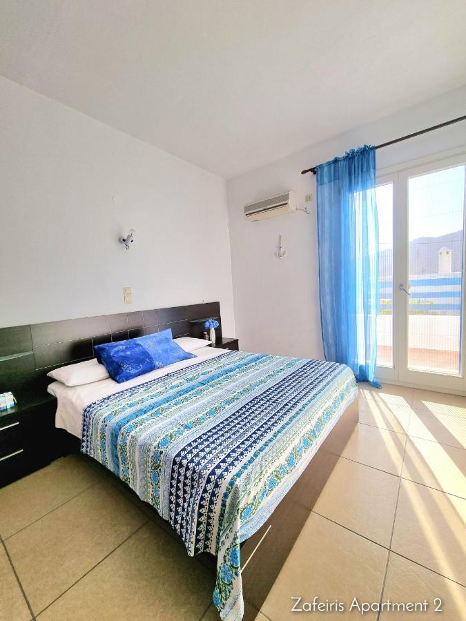 Zafeiris Apartments Livadia  エクステリア 写真