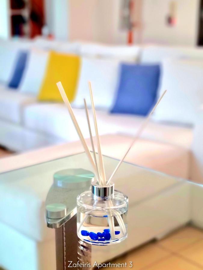 Zafeiris Apartments Livadia  エクステリア 写真