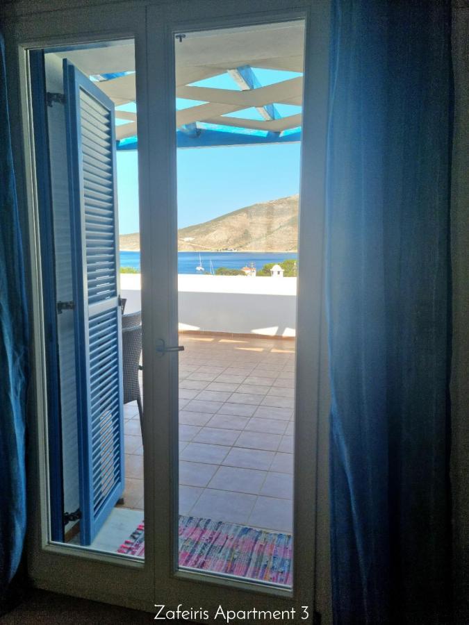 Zafeiris Apartments Livadia  エクステリア 写真