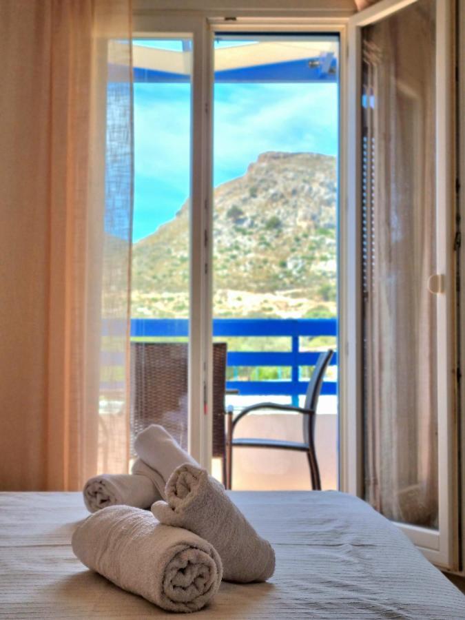 Zafeiris Apartments Livadia  エクステリア 写真