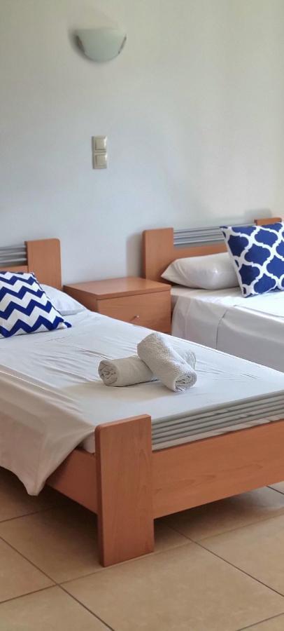 Zafeiris Apartments Livadia  部屋 写真