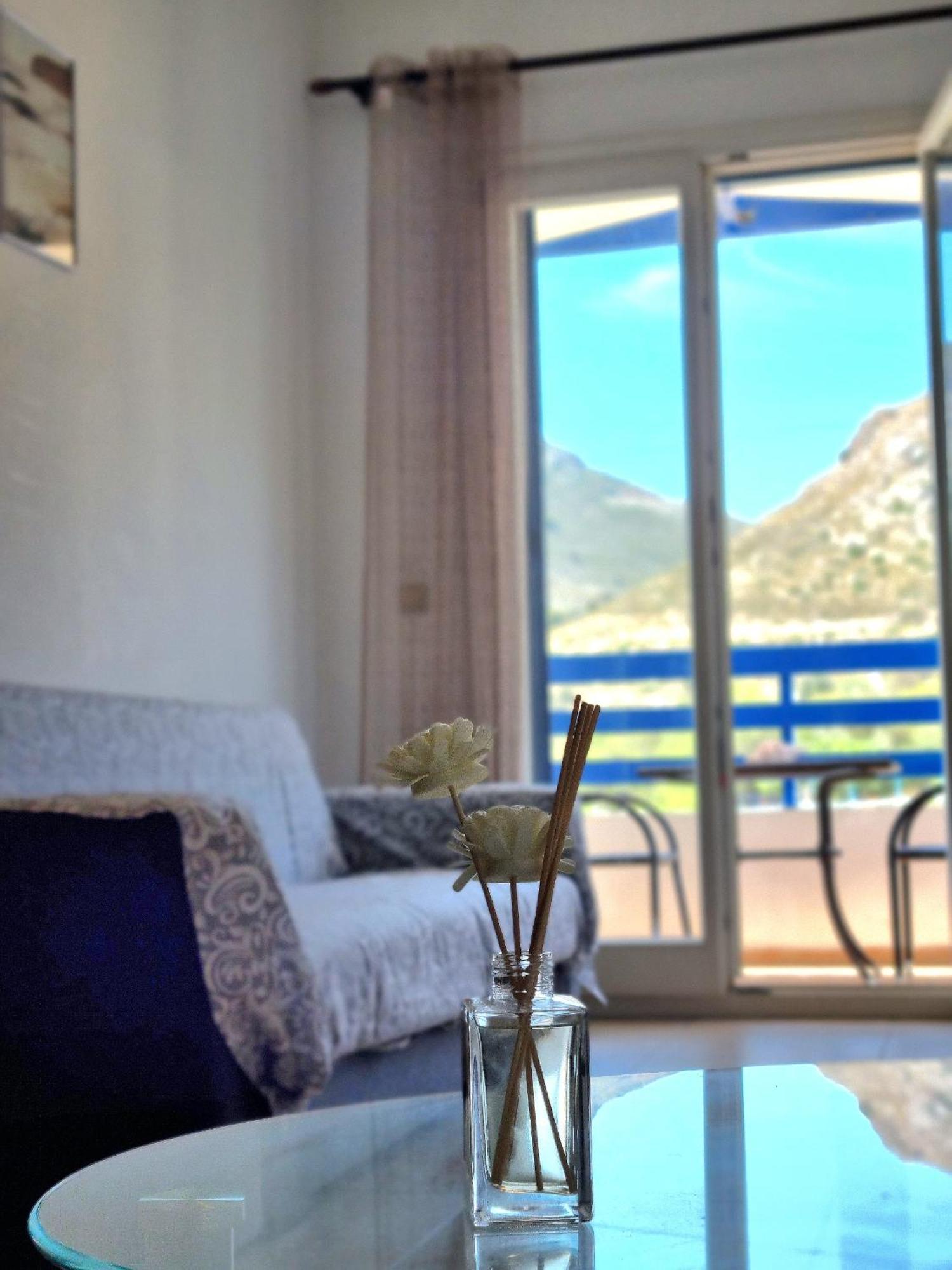 Zafeiris Apartments Livadia  部屋 写真